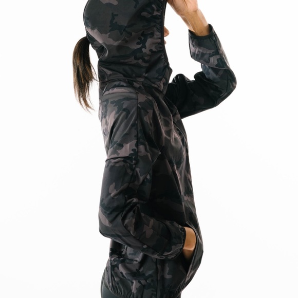 Zyia Forest Camo Zipper Hoodie Jacket - Picture 4 of 12